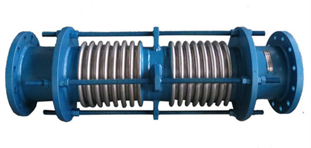 Axial expansion joint