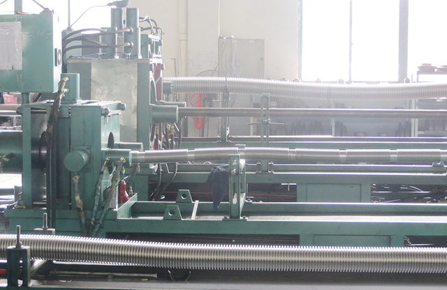 Metal bellows manufacturing and forming machine